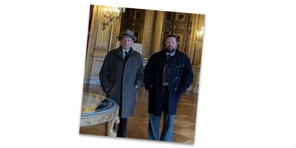 Maigret et le crime de la rue de Bellechasse – Denis Podalydès (links als Maigret) und Manuel Guillot (als Janvier)
