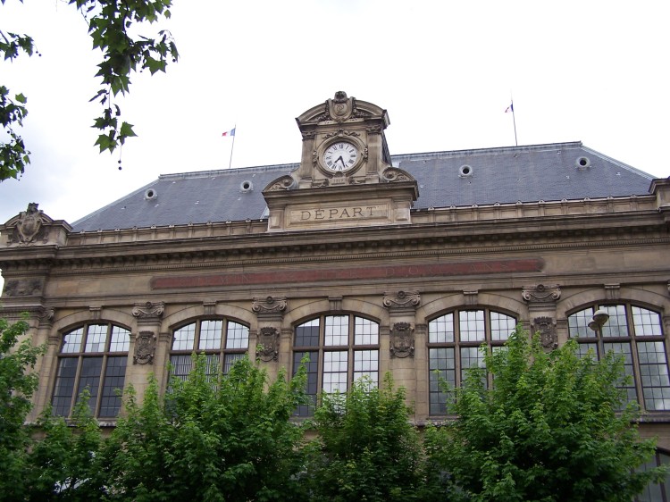 Bahnhof (Symbolbild)