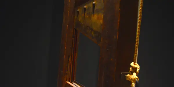 Guillotine Guillotine