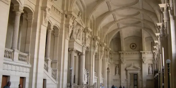 Im Palais de Justice