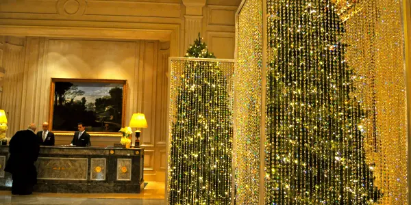 Christmas Decor at The Four Seasons George V Christmas Decor at The Four Seasons George V