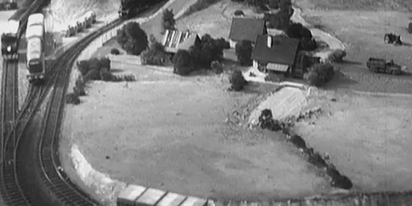 Eröffnungsbild der Folge »Maigret hat Skrupel« mit Rupert Davies